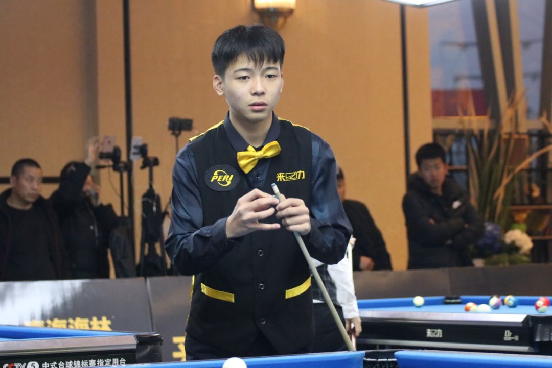 广大球迷不 广大球迷不